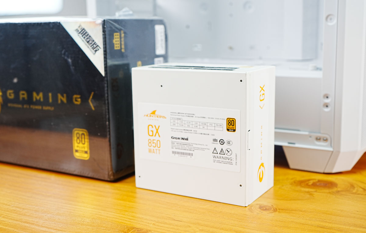 长城隐刃纯白机箱18